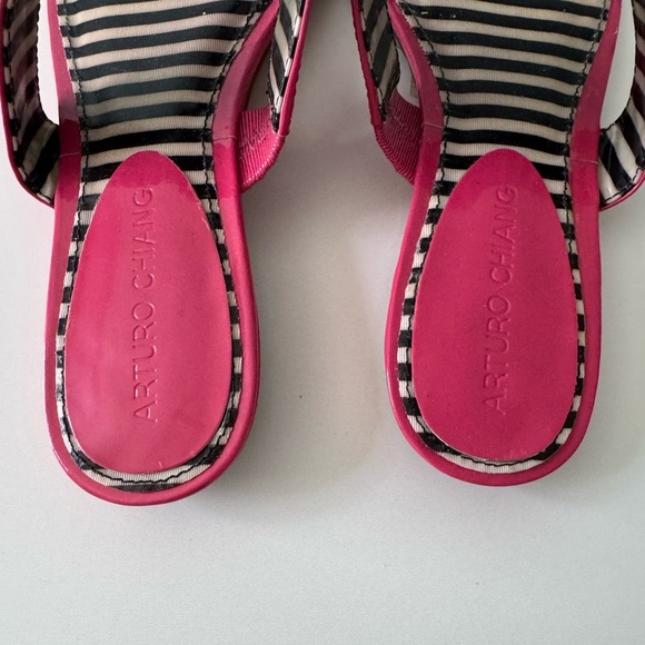 Arturo Chiang Pink and Black Sandals with Bow Detail - Picture 4 of 9